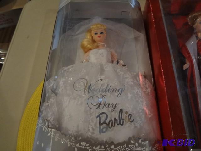 lot 120 image: Barbies (3)...