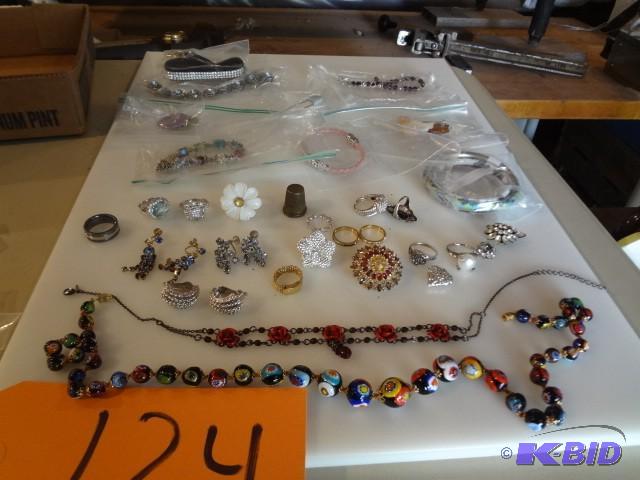 lot 124 image: Jewelry...