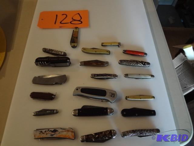 lot 128 image: Pocket Knives...