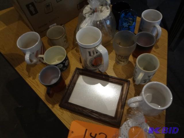 lot 142 image: Lot of Housewares...