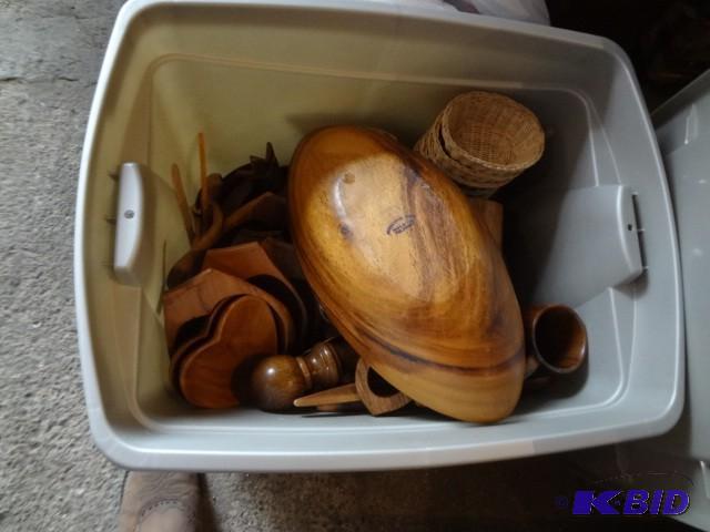 lot 172 image: Wood Dishes...