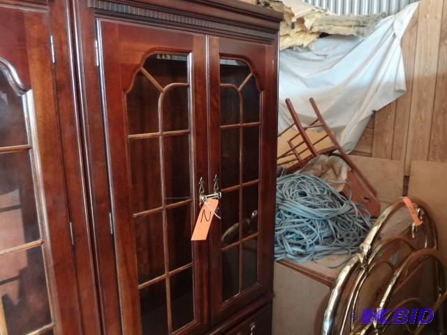 lot 2 image: Cherrywood Case, glass shelves,one ...