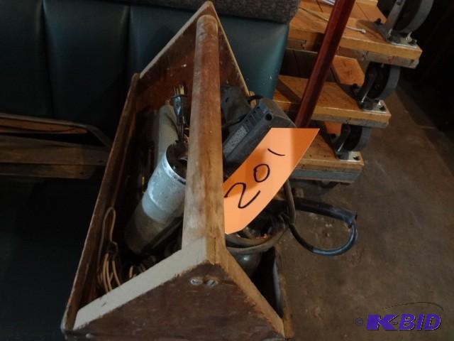 lot 201 image: Old Tool Box wcontents...