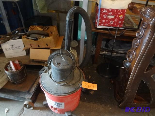 lot 209 image: Shop Vac...