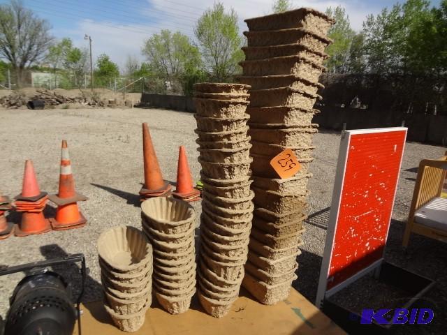 lot 259 image: Lot of fiber planters...