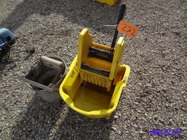 lot 272 image: Rubbermaid mop bucket, plus old met...