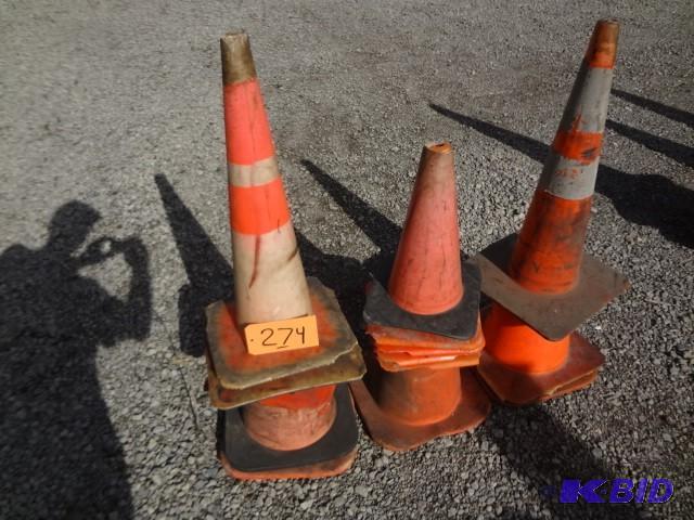 lot 274 image: Lot of marker cones...