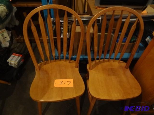 lot 317 image: (2) Oak chairs, very nice...
