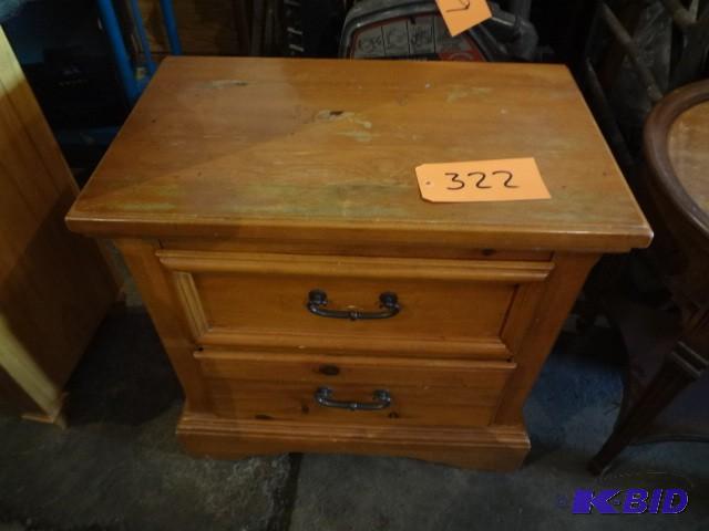 lot 322 image: Cheststand...