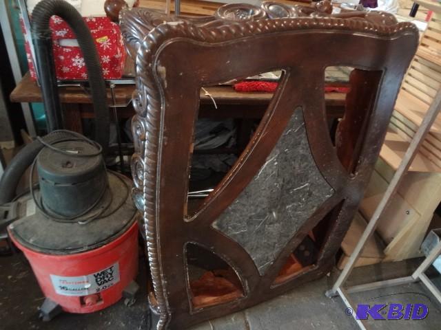 lot 336 image: Table...