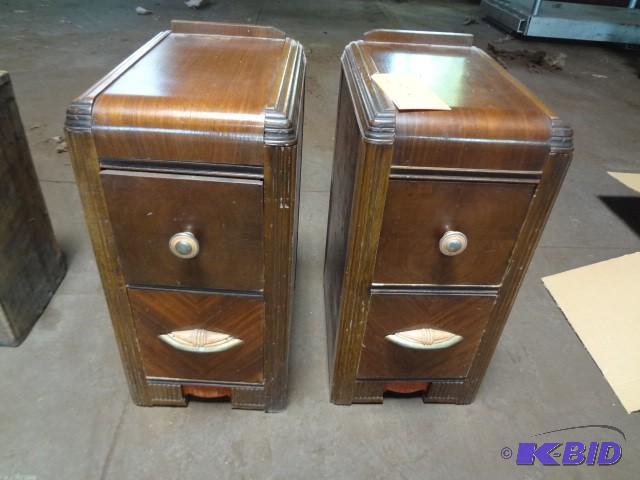 lot 394 image: Pair of wooden stands wbakelight h...