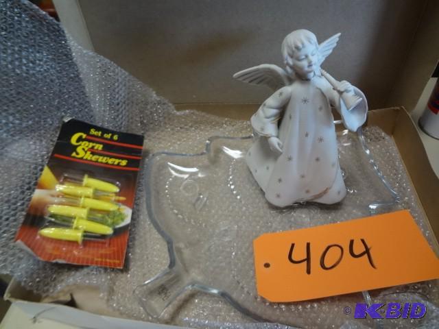 lot 404 image: Music box, Ave Marie, platter...