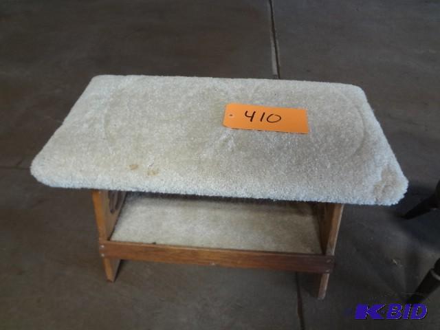 lot 410 image: Primitive bench...