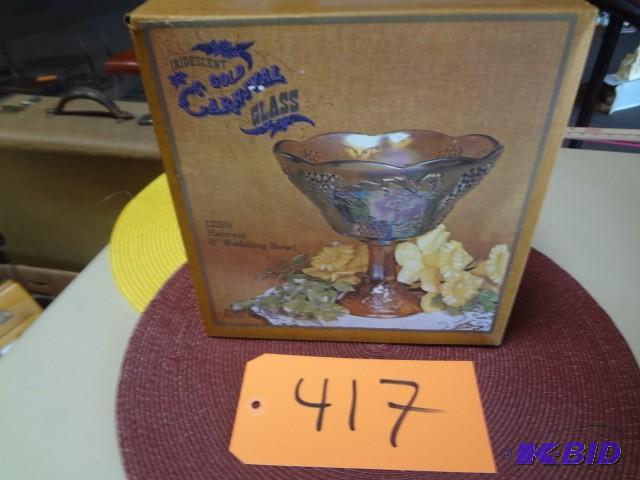 lot 417 image: Carnival glass wedding bowl, NIB...