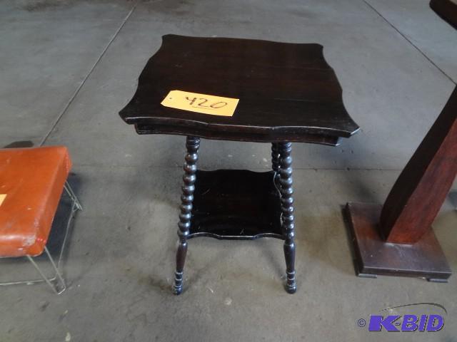 lot 420 image: Wooden table, nice...
