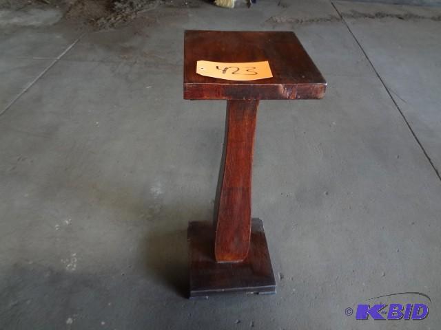 lot 423 image: Great wood stand...