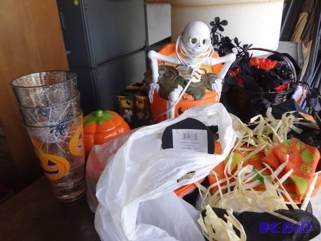 lot 44 image: Large Lot of Holloween Stuff...