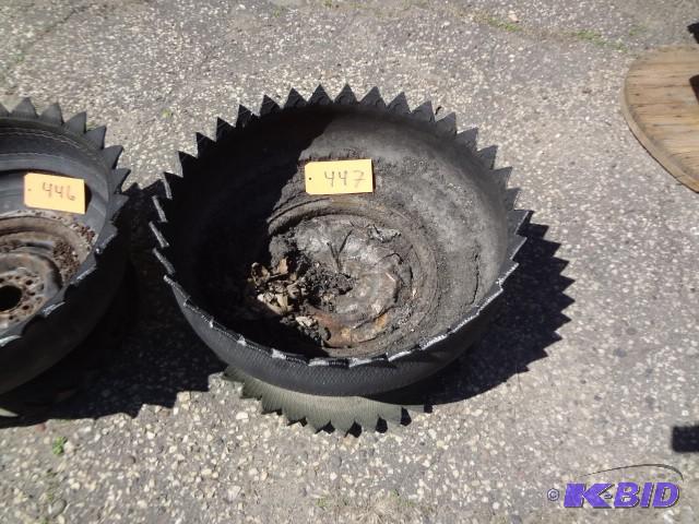 lot 447 image: Planter, made from tire...