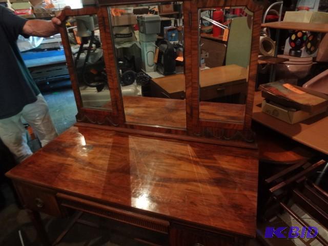 lot 451 image: Vanity wfolding batwing mirror mat...
