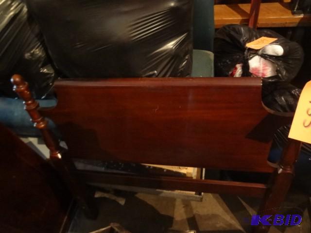 lot 455 image: Single head board...