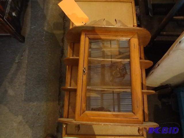 lot 464 image: Wall cabinet, nice...