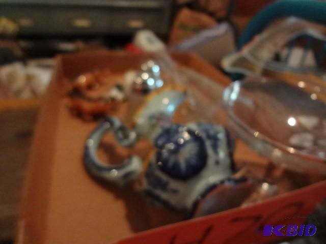 lot 470 image: Lot of glass smalls...