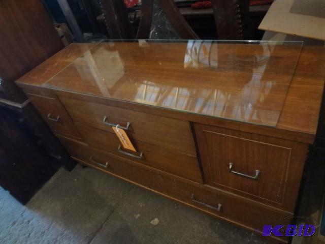 lot 482 image: Mid-century jumbo sideboard...