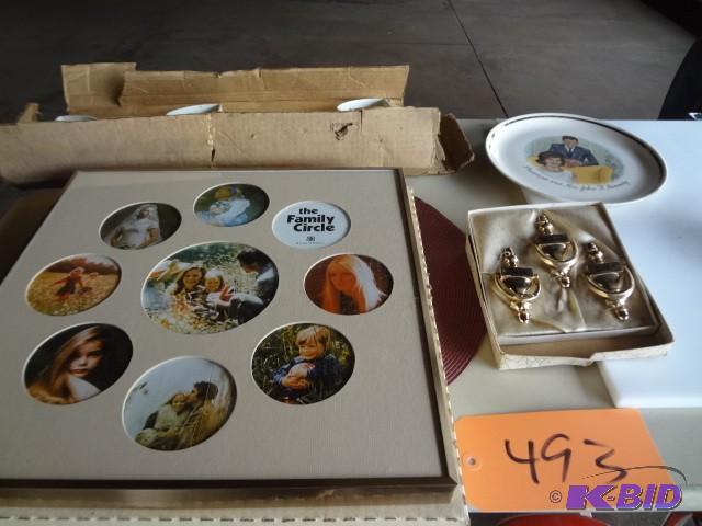 lot 493 image: MetalGlass Plant Shelf, Plate,Knoc...