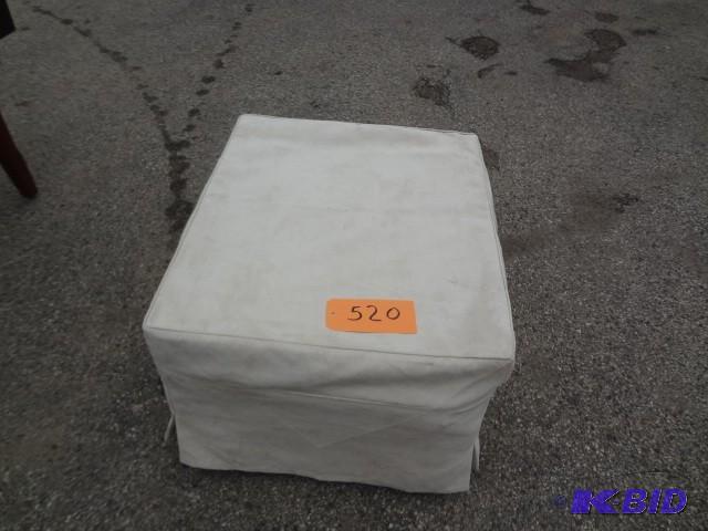 lot 520 image: Ottoman, converts to sleeper...