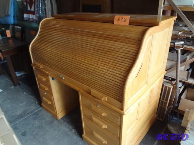 lot 528 image: Gorgeous Oak Roll top, large , heav...
