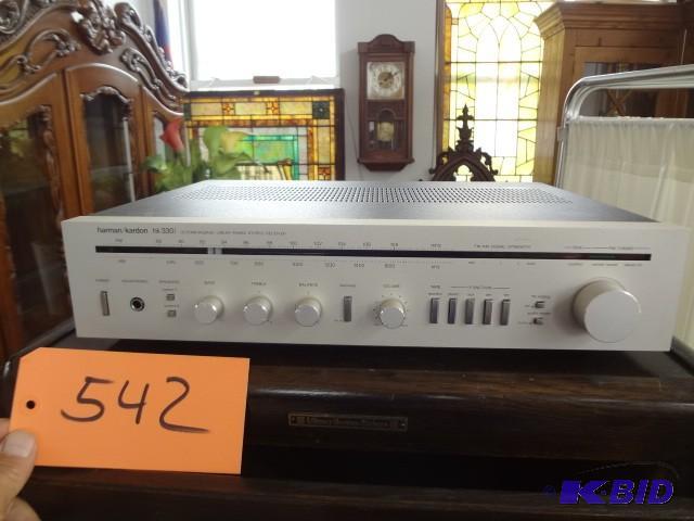 lot 542 image: Harmon-Kardon 330i...