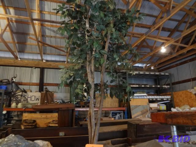 lot 84 image: Fake Ficas Tree...