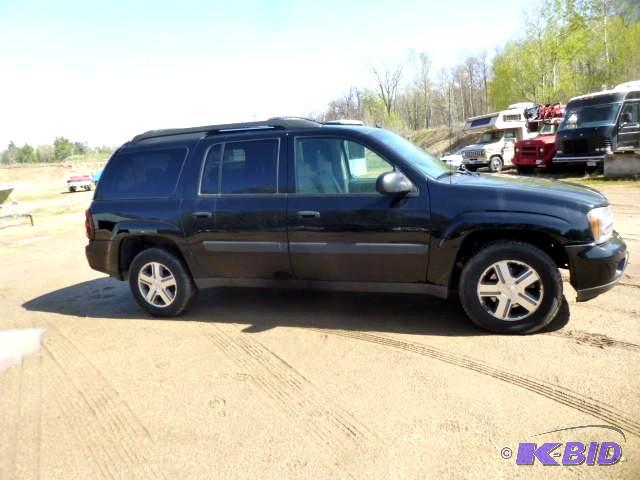 lot 2 image: 2005 Chevrolet Trailblazer 4 x 4 SU...