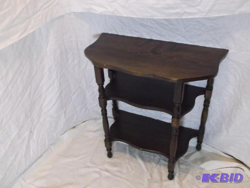 Cute vintage Hall table measuring 2...