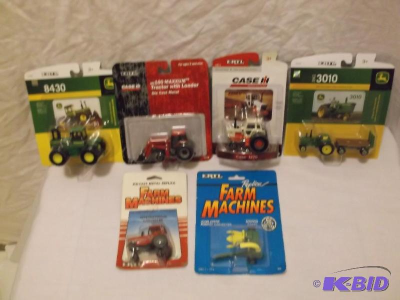 Lot of 5 Die-Cast Tractors 1 Harves...