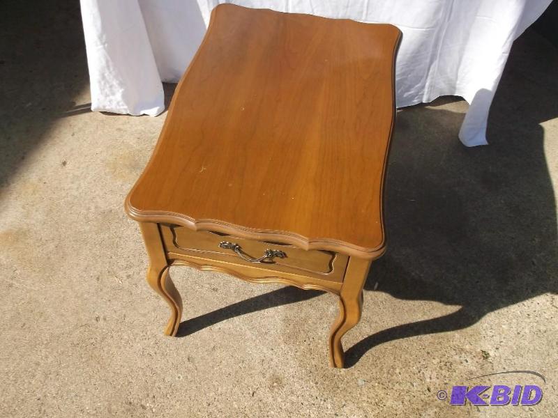 Beautiful Mersman solid wood end ta...