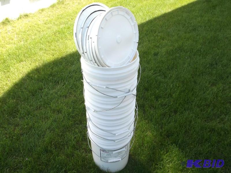 7 White 5 gallon food grade pails w...