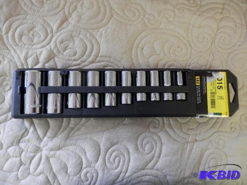 Stanley 10 peice deep socket set. A...