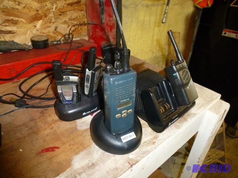 lot 52 image: Motorola & Cobra Hand held Radi...