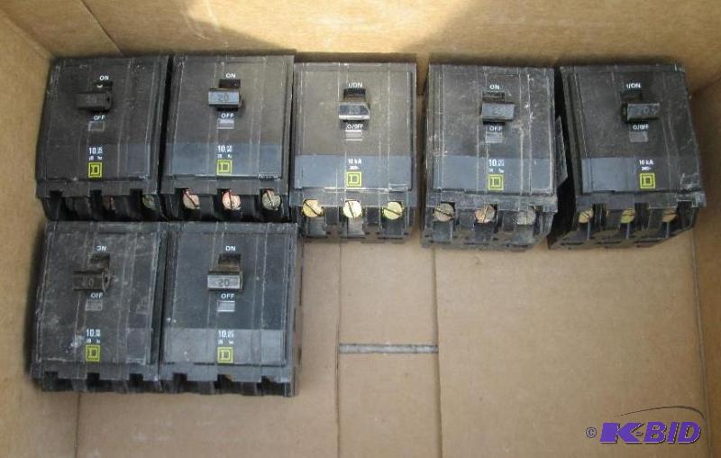 Lot of 7 20 Amp 3 pole breakers - ...