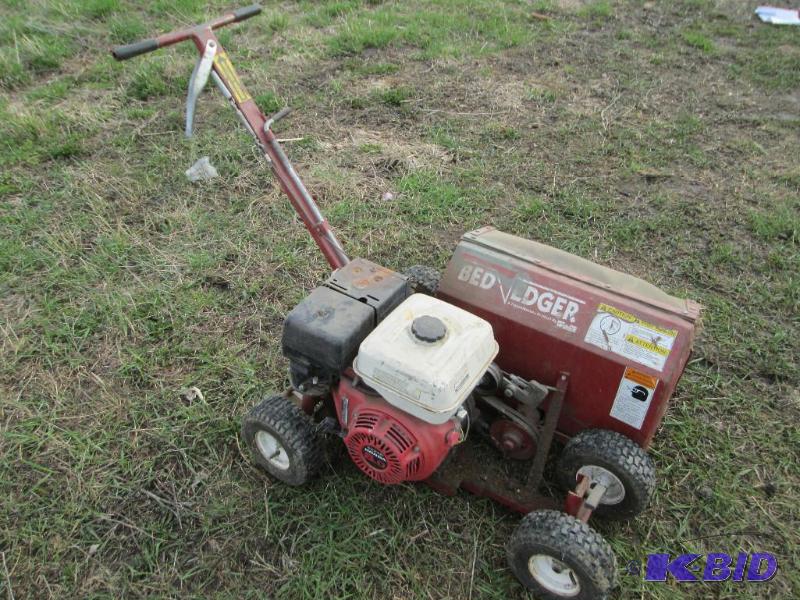 GXX240 Bed Edger, Honda 8.0 engine....
