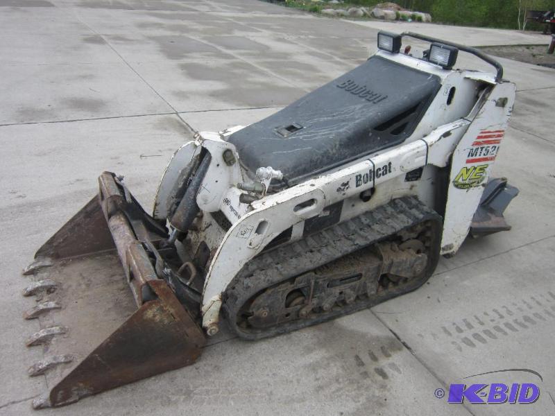 2004 Bobcat MT52. new undercarriage...