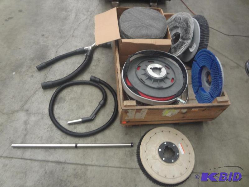 lot 35 image: Pallet Lot Of New Vac Hose Accesso...