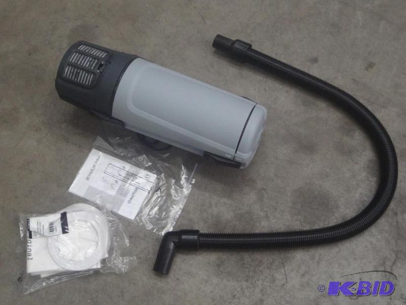 lot 39 image: Advance Commercial GD-5 Back Vac Sy...