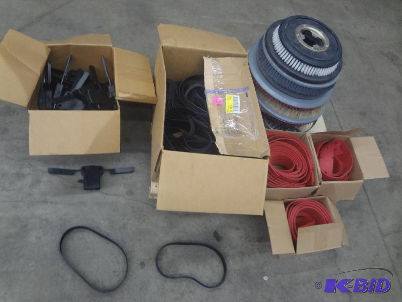 lot 41 image: Pallet Lot Of Commercial Cleaning E...