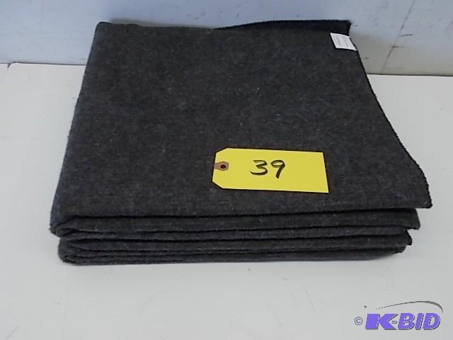 lot 39 image: (2) Emergency Blankets, 50" x ...
