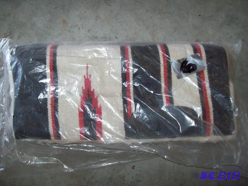 Saddle blanketw fleece item 6...