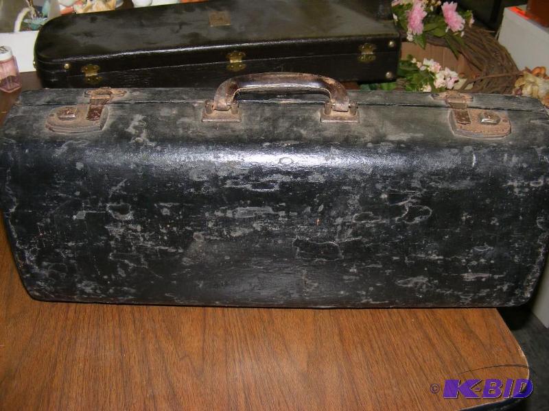 lot 29 image: Two Vintage OLDS Trumpets Made by O...