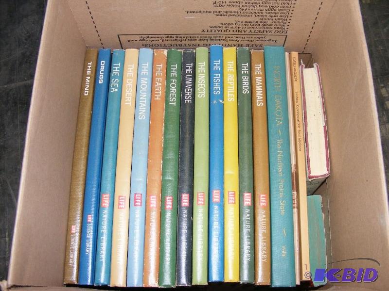 lot 45 image: Box of Life Nature Library Books...