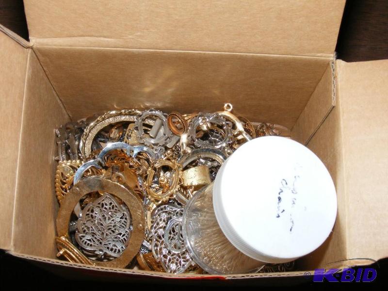 lot 53 image: small box of jewelry making supplie...